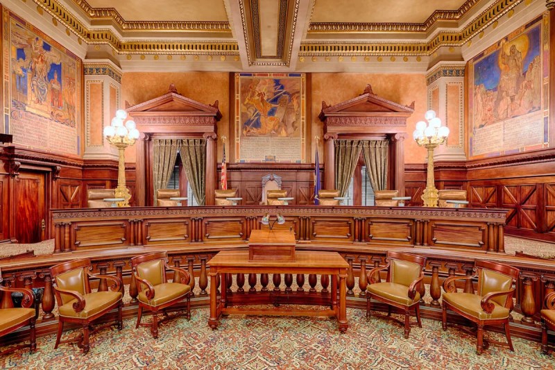 Jewish family can have anti-hate yard signs after Montgomery County neighbor used antisemitic slur, court says