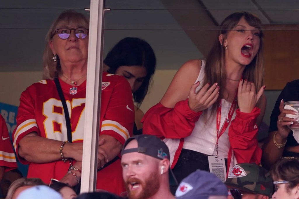 Seeing Red: Eagles Fan Taylor Swift Attends Chiefs Game to See Travis Kelce