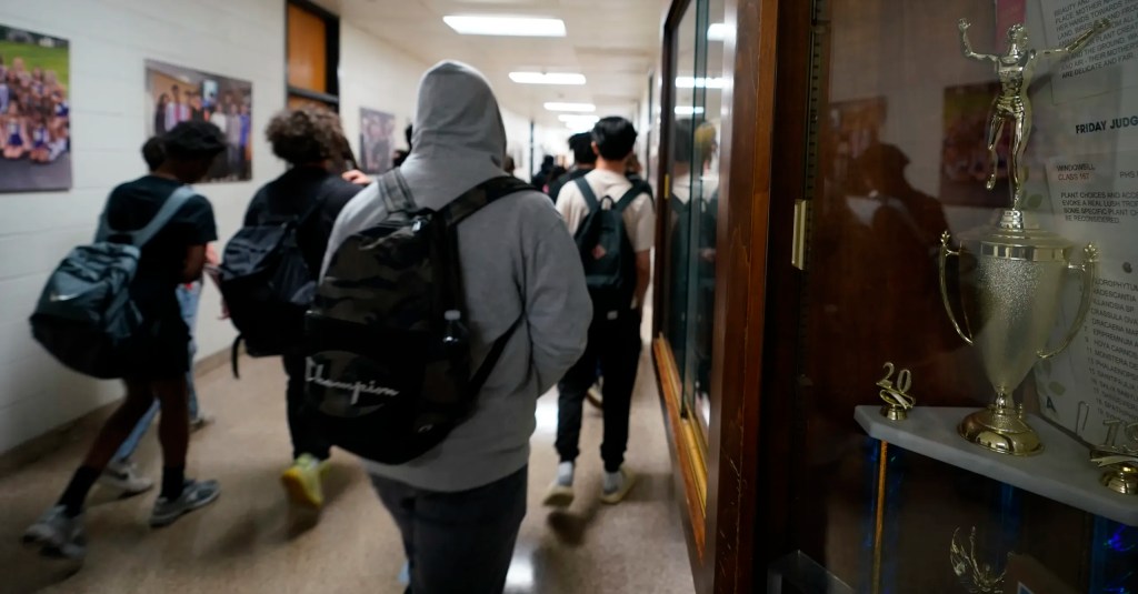 PA lawmakers propose bill to remove lead from drinking water in public schools