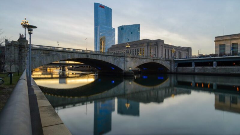 Your guide to stand-up paddleboarding on the Schuylkill River