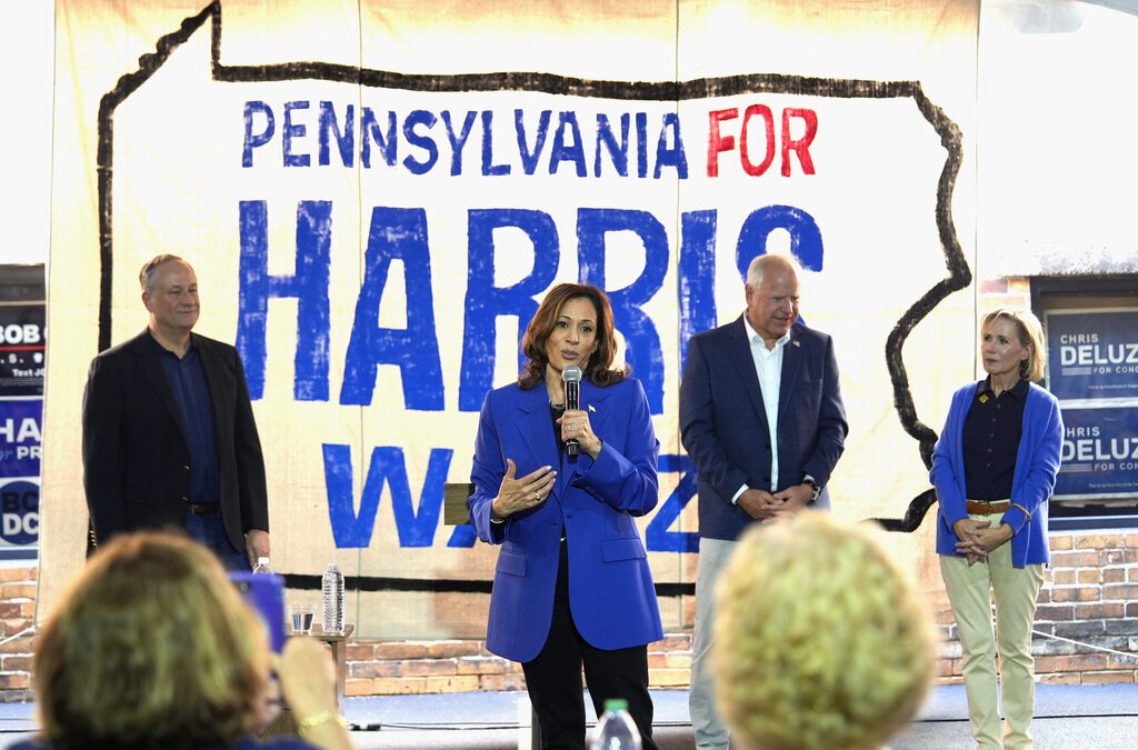 Harris and Walz make small-town stops in Western Pa. before DNC