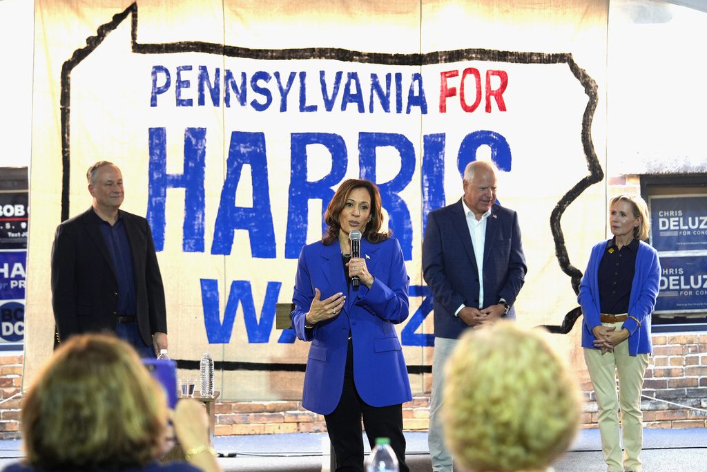 Kamala Harris and Walz make small-town stops in Western Pa. before DNC