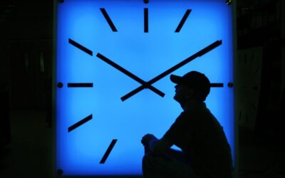 Daylight saving time ends this weekend. This is how to prepare for the potential health effects.