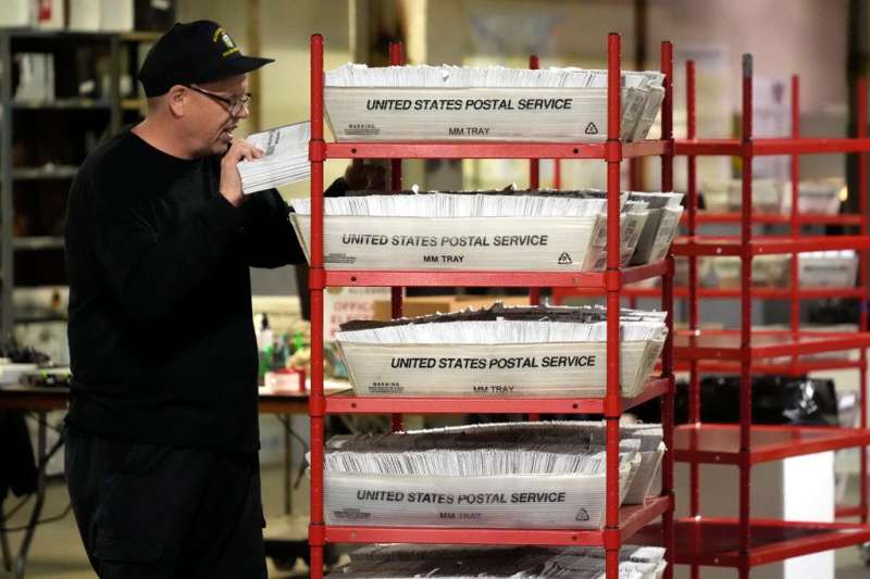 How do Pennsylvania service members and others who are overseas vote?