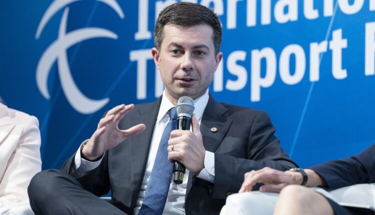 CMU Demos Next-Gen Transportation Tech to Pete Buttigieg