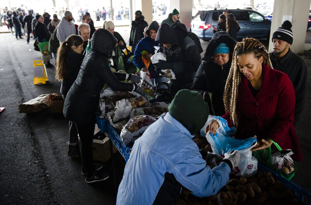 Food pantry to feed Philadelphia International Airport federal workers gains momentum