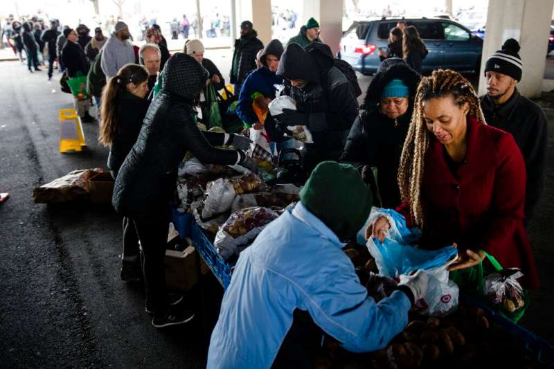 federal workers, food pantry