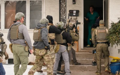 Immigration officers assert sweeping power to enter homes without a judge’s warrant, memo says