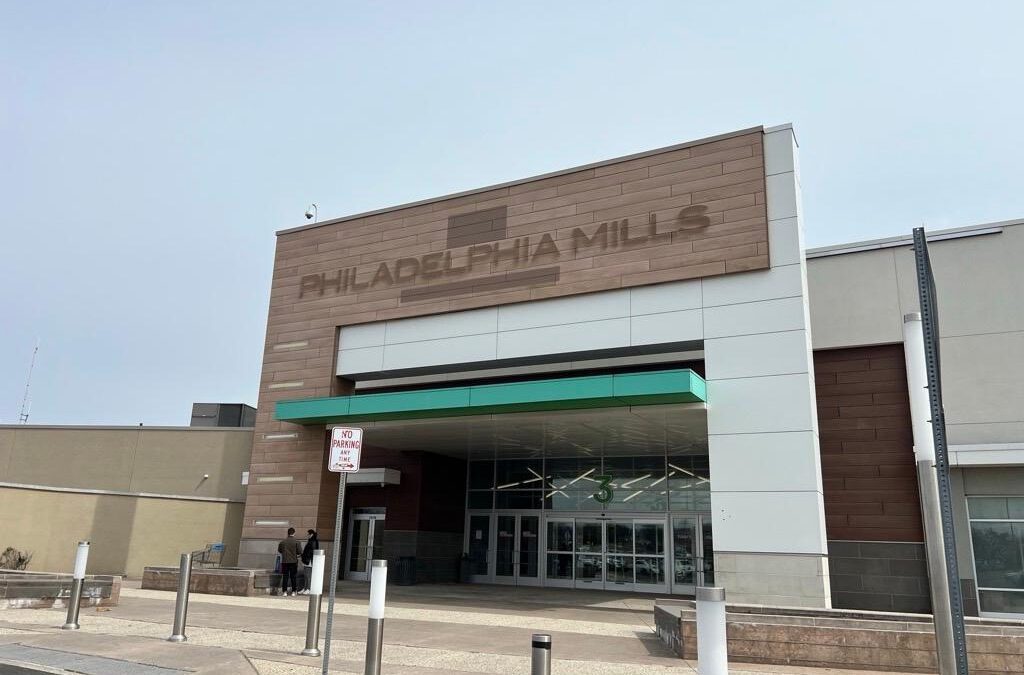 Mostly vacant Franklin Mall near Philadelphia has no takers yet