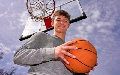 March Madness: An eighth grader from Pittsburgh is all alone with a perfect women’s NCAA bracket