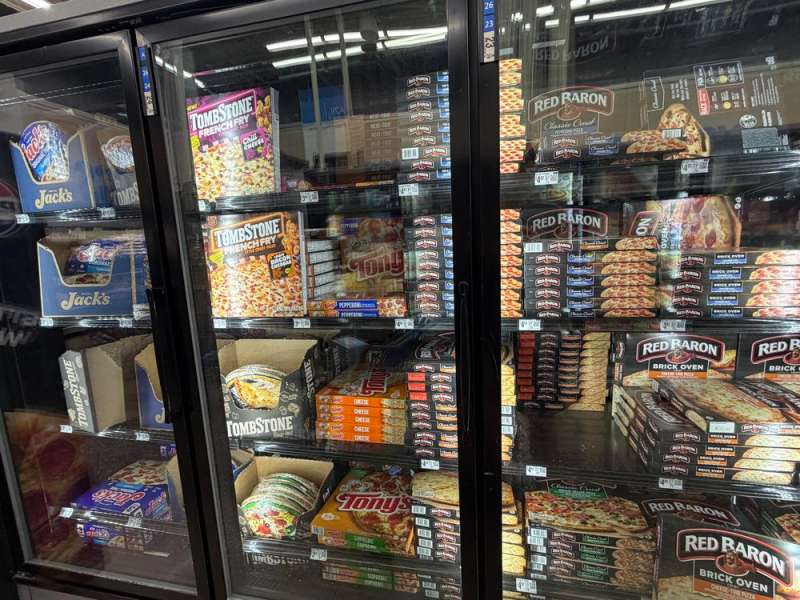 What kind of frozen pizza do Pennsylvanians favor?