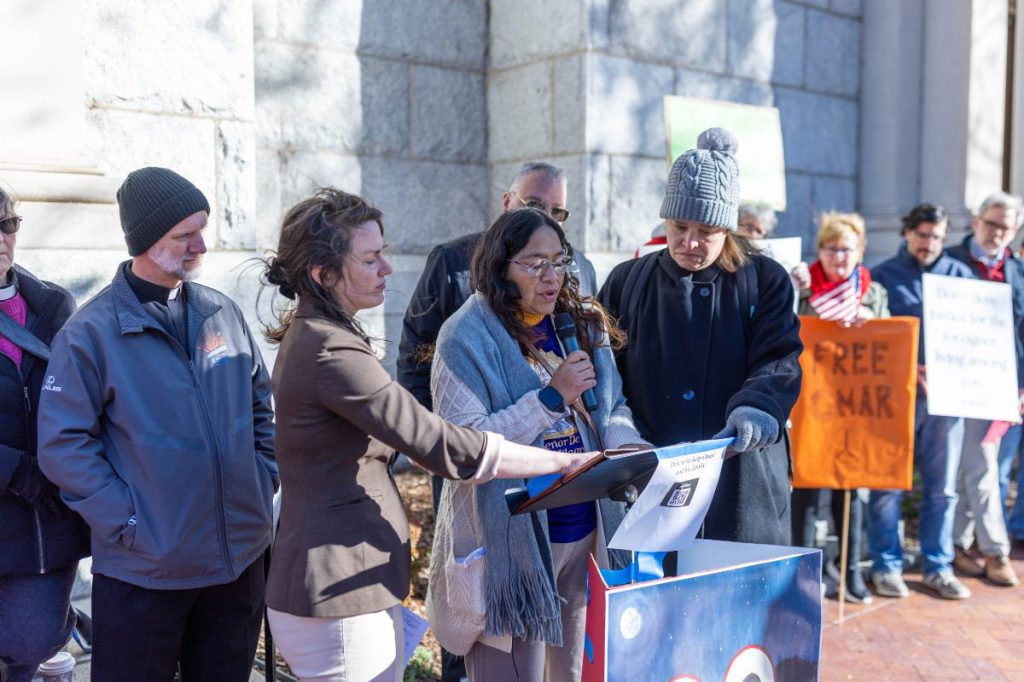 Faith leaders and family call on ICE to release Harrisburg-area asylum seeker