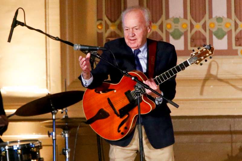 Pittsburgh native Joe Negri, who played handyman on 'Mister Rogers,' dies at 99