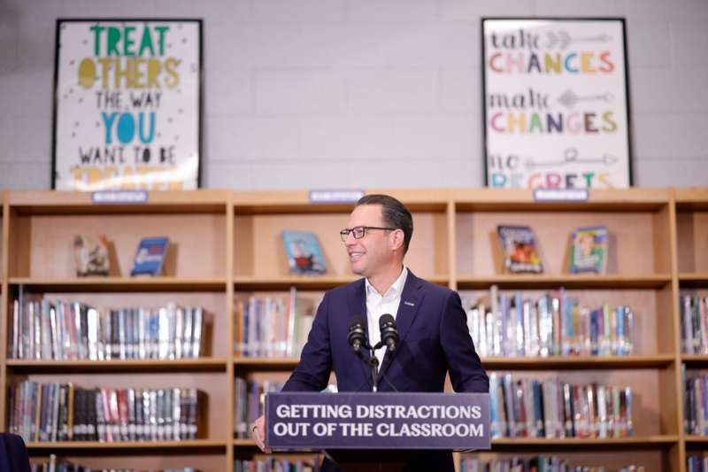 Shapiro cell phone ban school