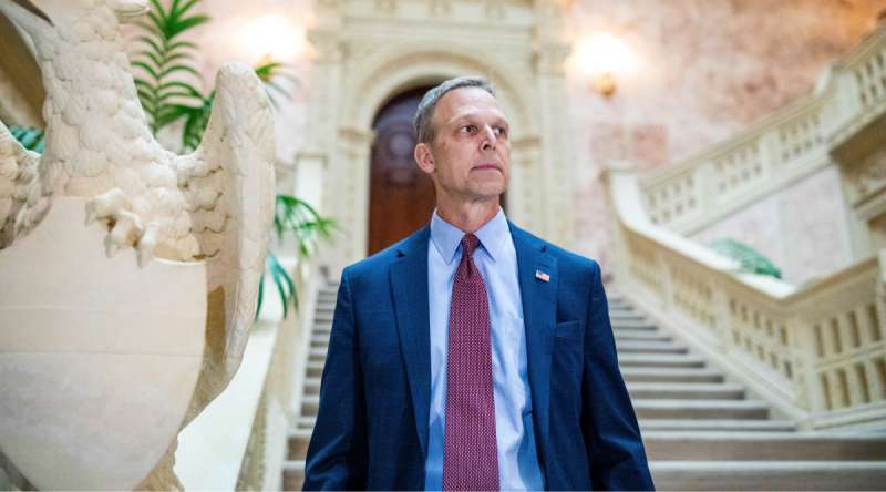 Rep. Scott Perry walking through the Pennsylvania Capitol